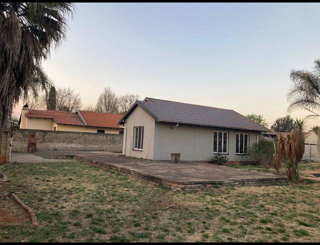 2 BEDROOM HOUSE FOR SALE IN DAWN PARK EXT